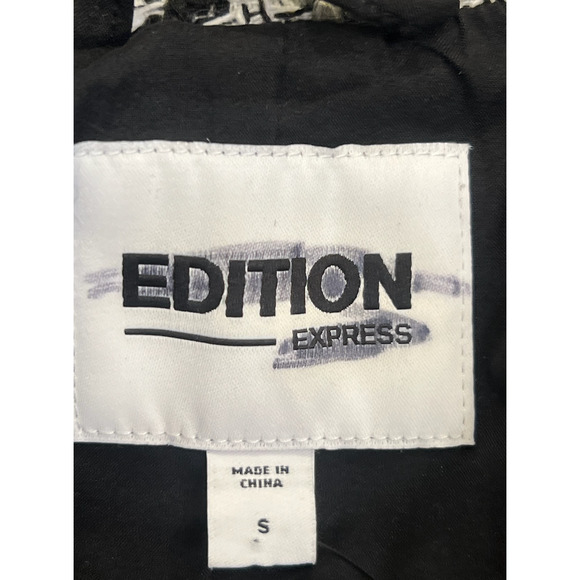 NEW EXPRESS BLACK WHITE GRAY PLAID BELTED WRAP FRONT COAT SIZE SMALL - Picture 8 of 10